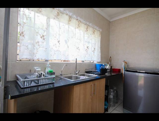 3 BEDROOM TOWNHOUSE FOR SALE IN THATCHFIELD